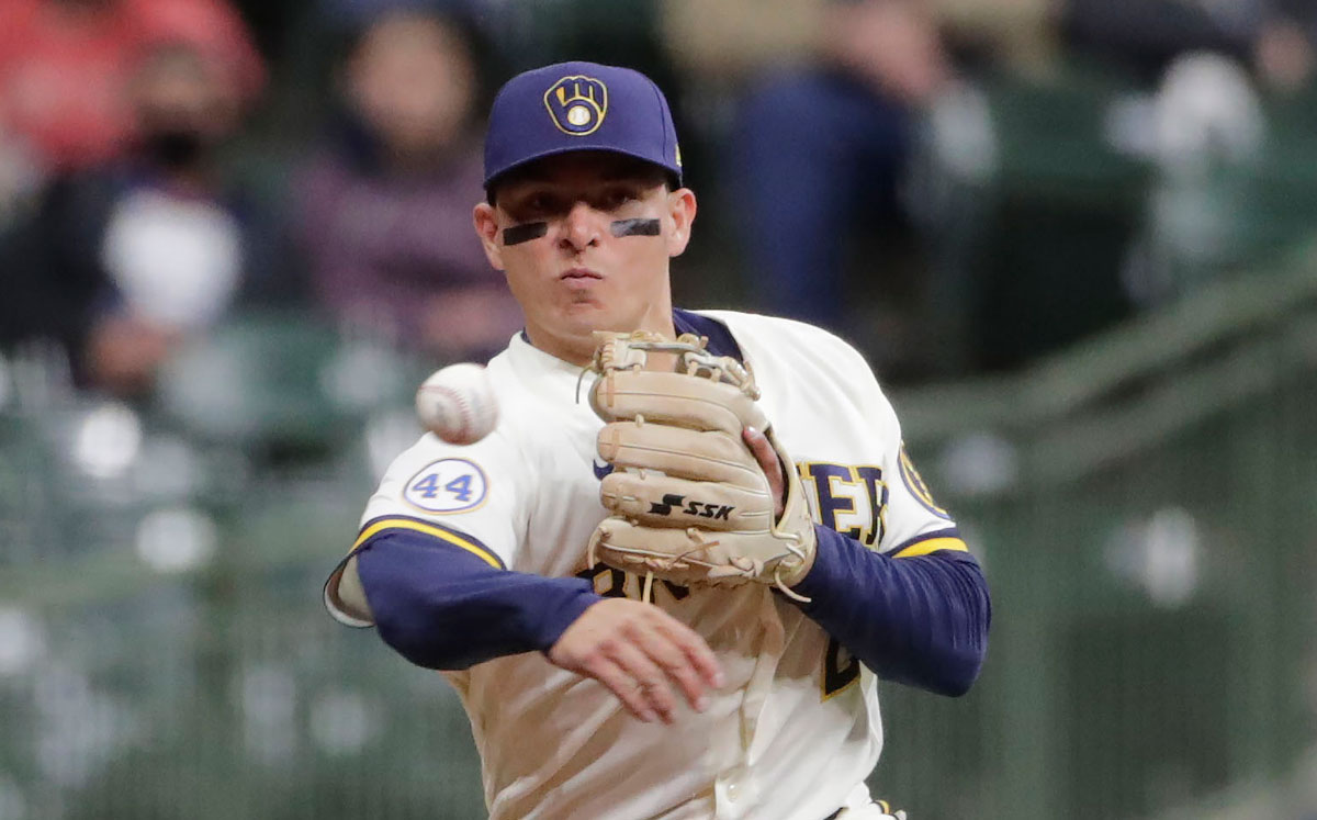 Luis Urías regresa a la Organización de Milwaukee