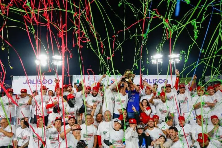 Charros campeones del Caribe en una final dramática