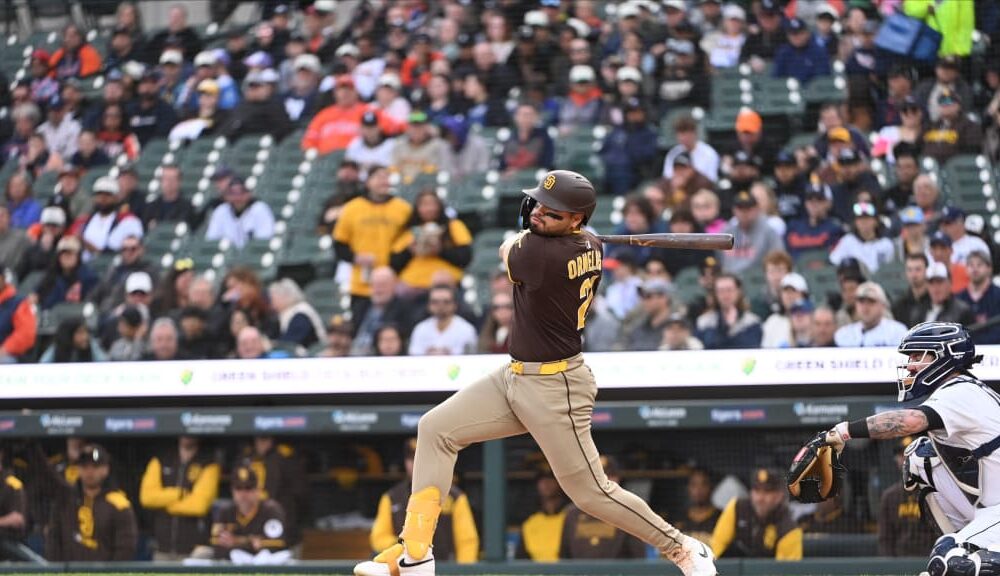 Padres pone en asignación a Tirso Ornelas Jr